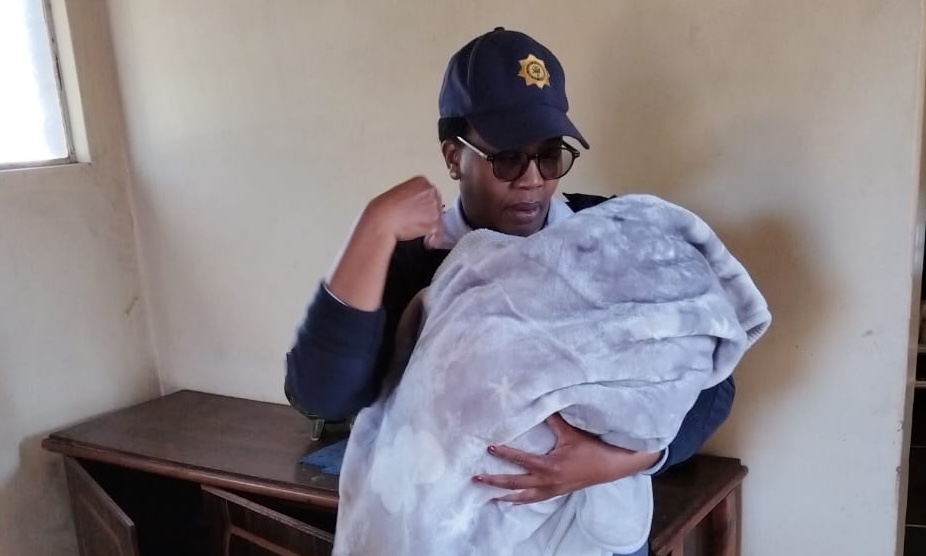 Police Help New Mom