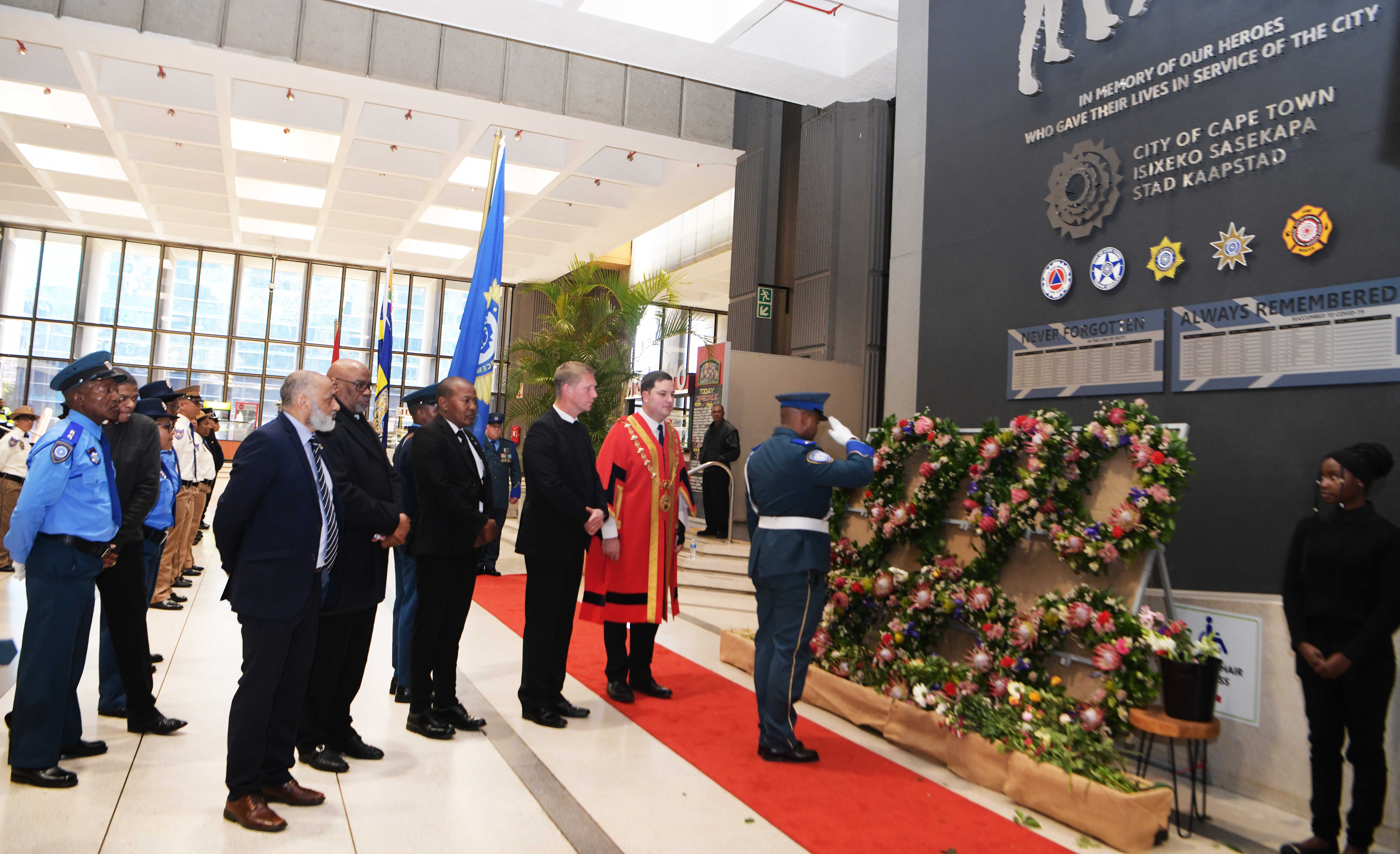 Cape Town Honour Fallen Heroes With Wreath-Laying Ceremony