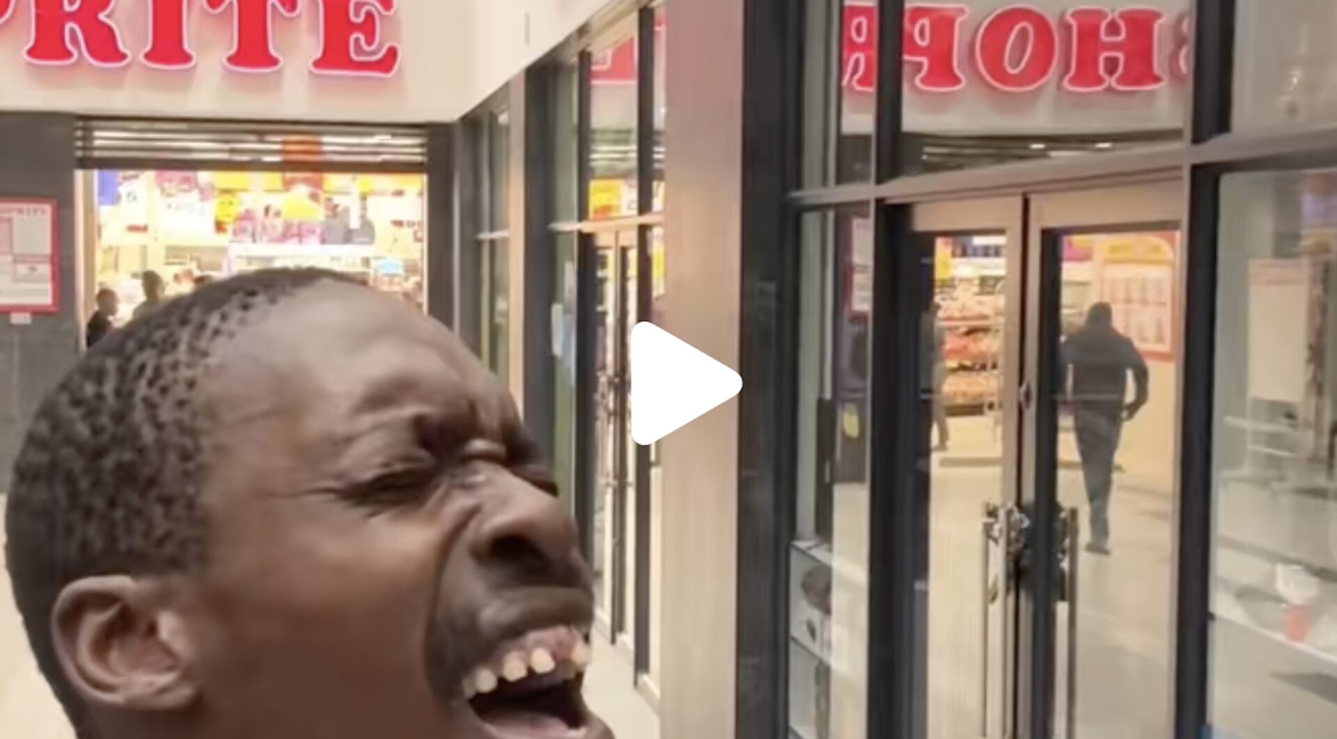 Watch: Mall Performance Goes Viral! SA Say, “Make Him Famous!”
